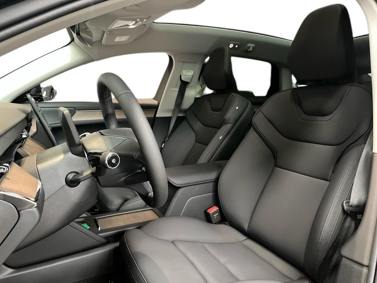 Blå Volvo ES90 fra 2026