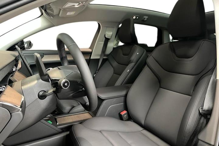 Blå Volvo ES90 fra 2026