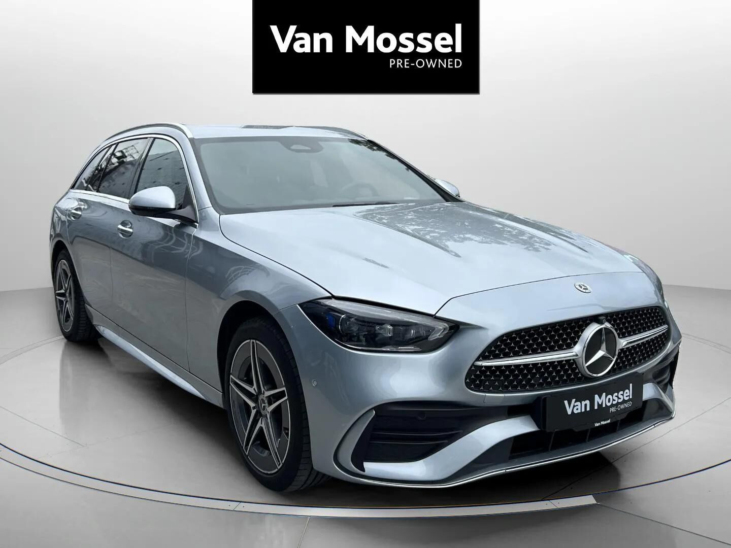 Sølv Mercedes C300 e fra 2022
