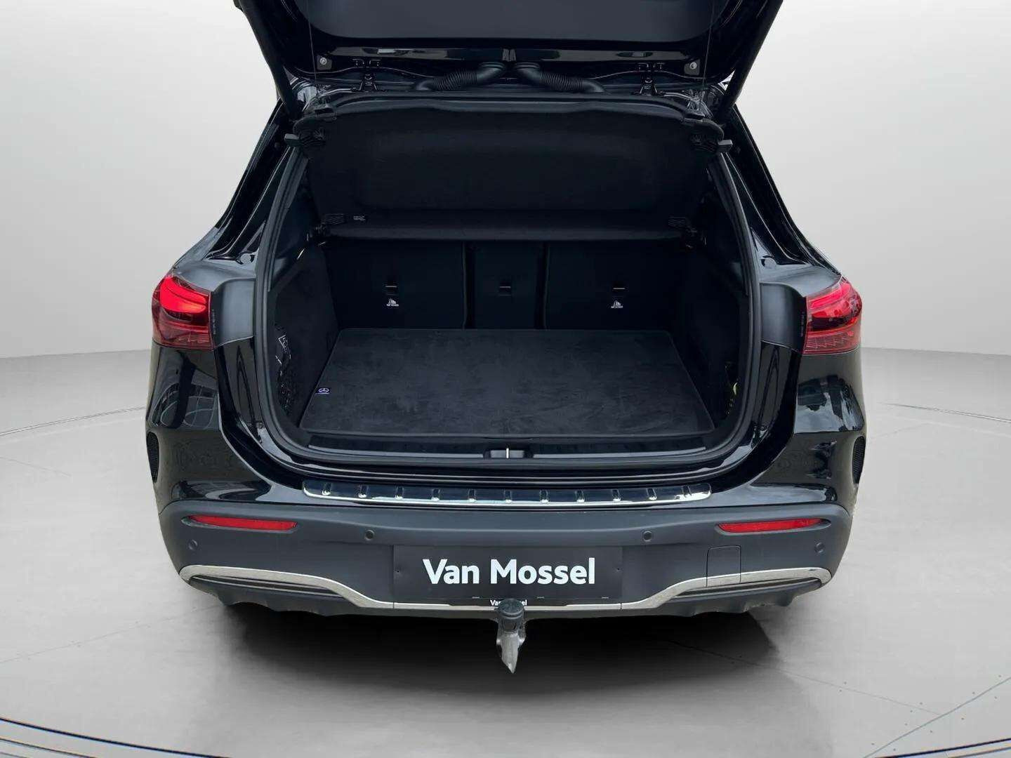 Sort Mercedes EQA250+ fra 2025
