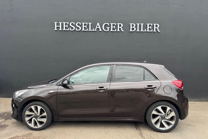 Brun Kia Rio fra 2017