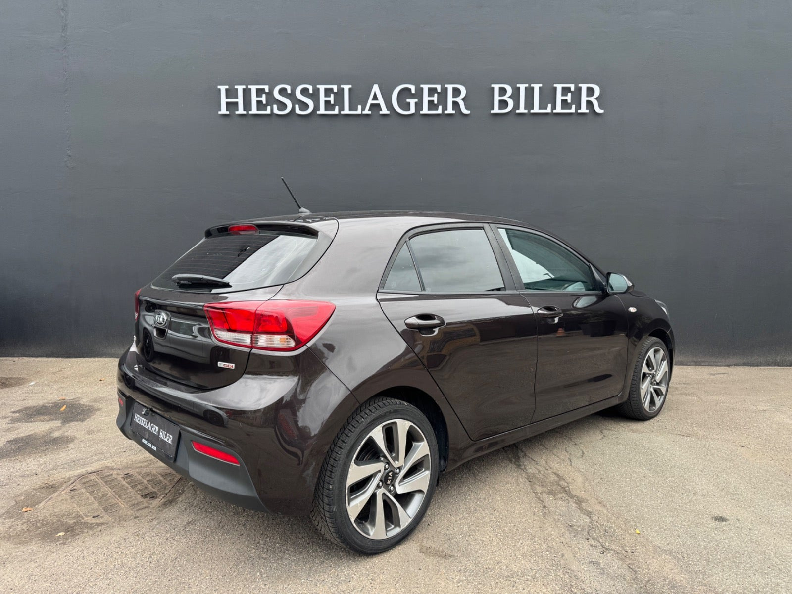 Brun Kia Rio fra 2017