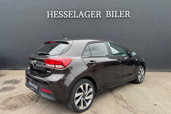 Brun Kia Rio fra 2017