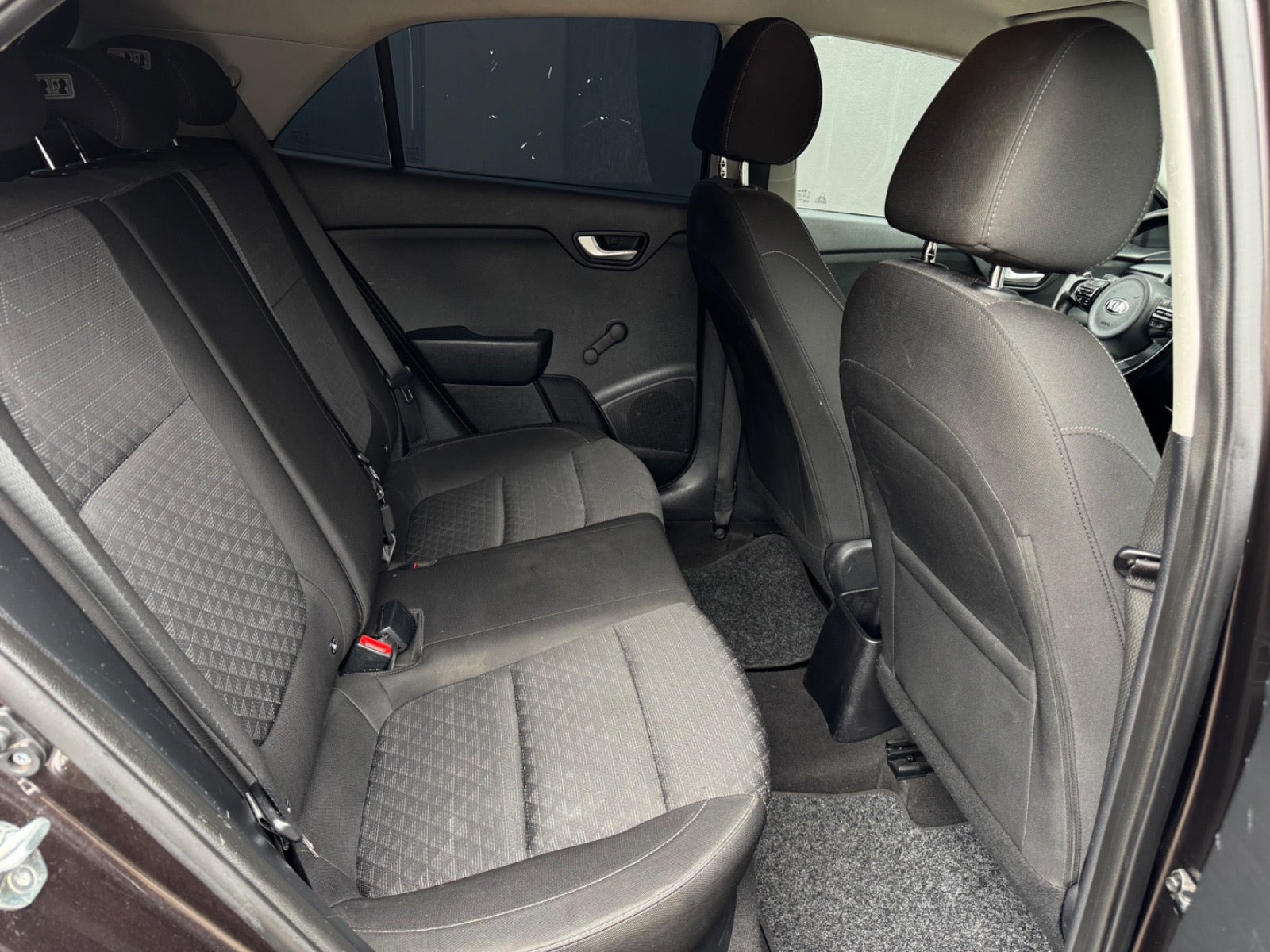 Brun Kia Rio fra 2017