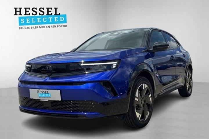 Blå Opel Mokka-e fra 2025