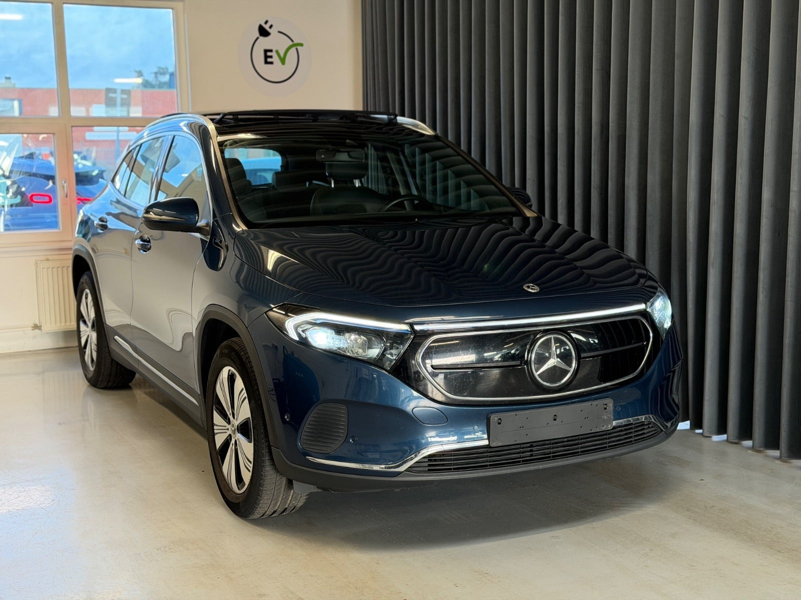 Mercedes EQA250