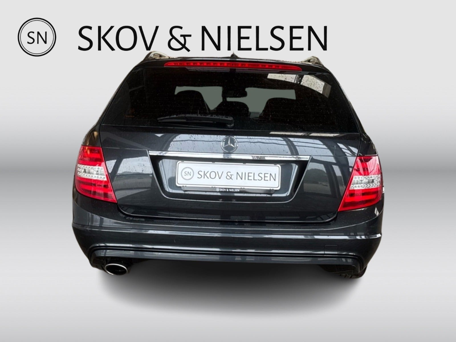 Blå Mercedes C220 fra 2013
