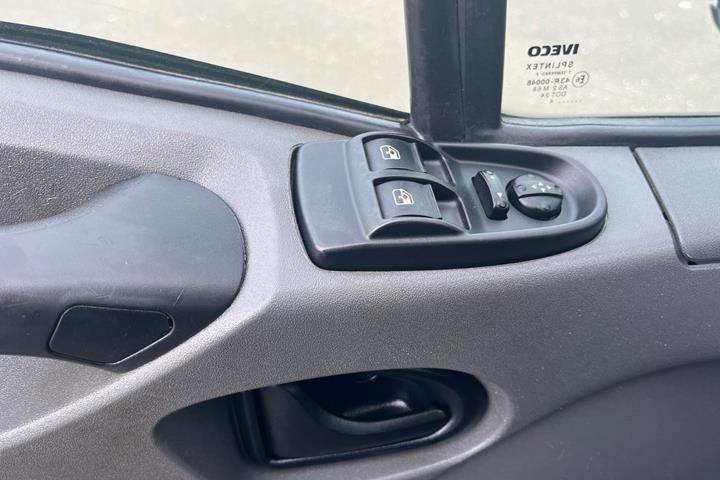 Hvid Iveco Daily fra 2014