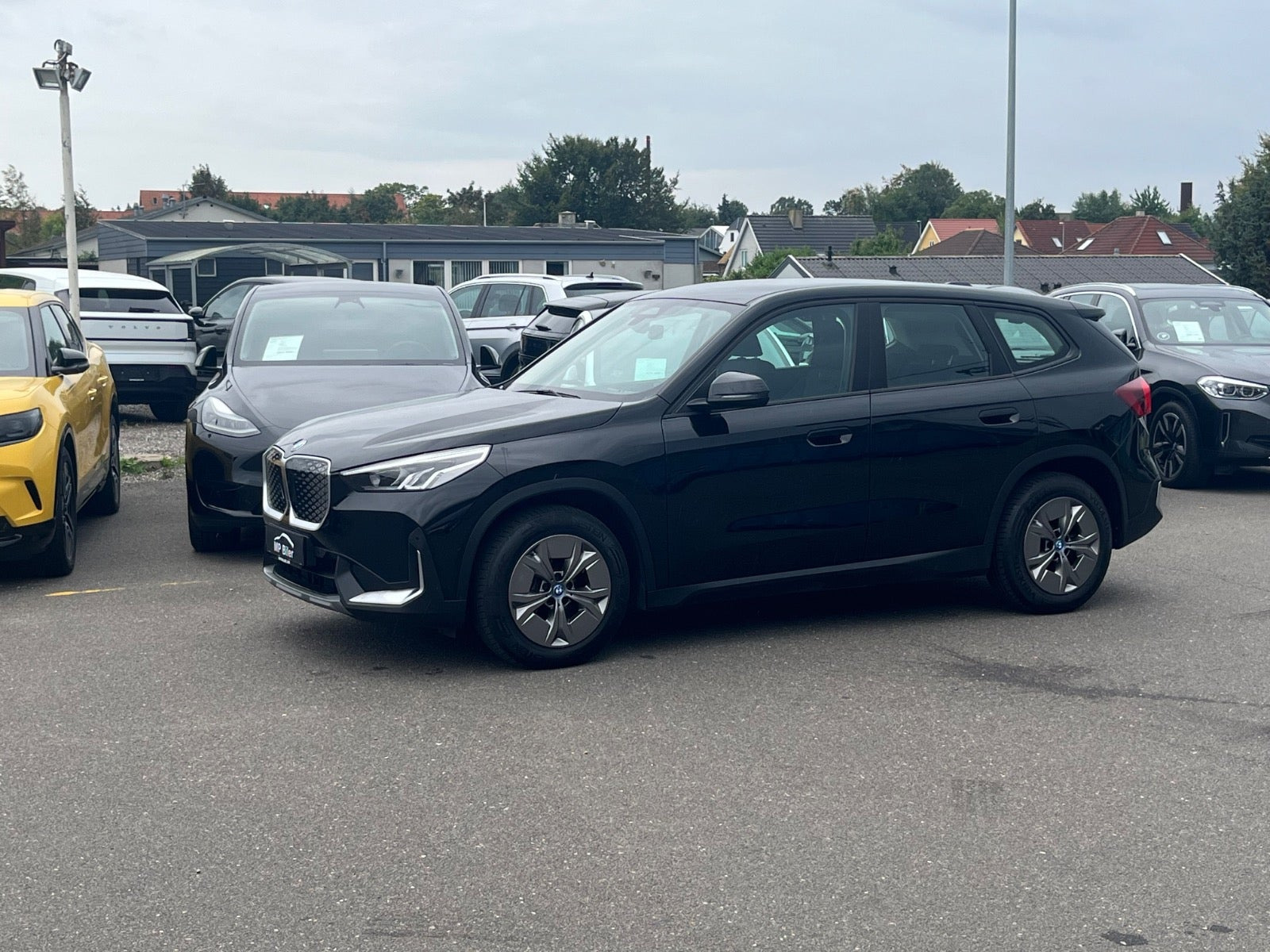 Sort BMW iX1 fra 2024