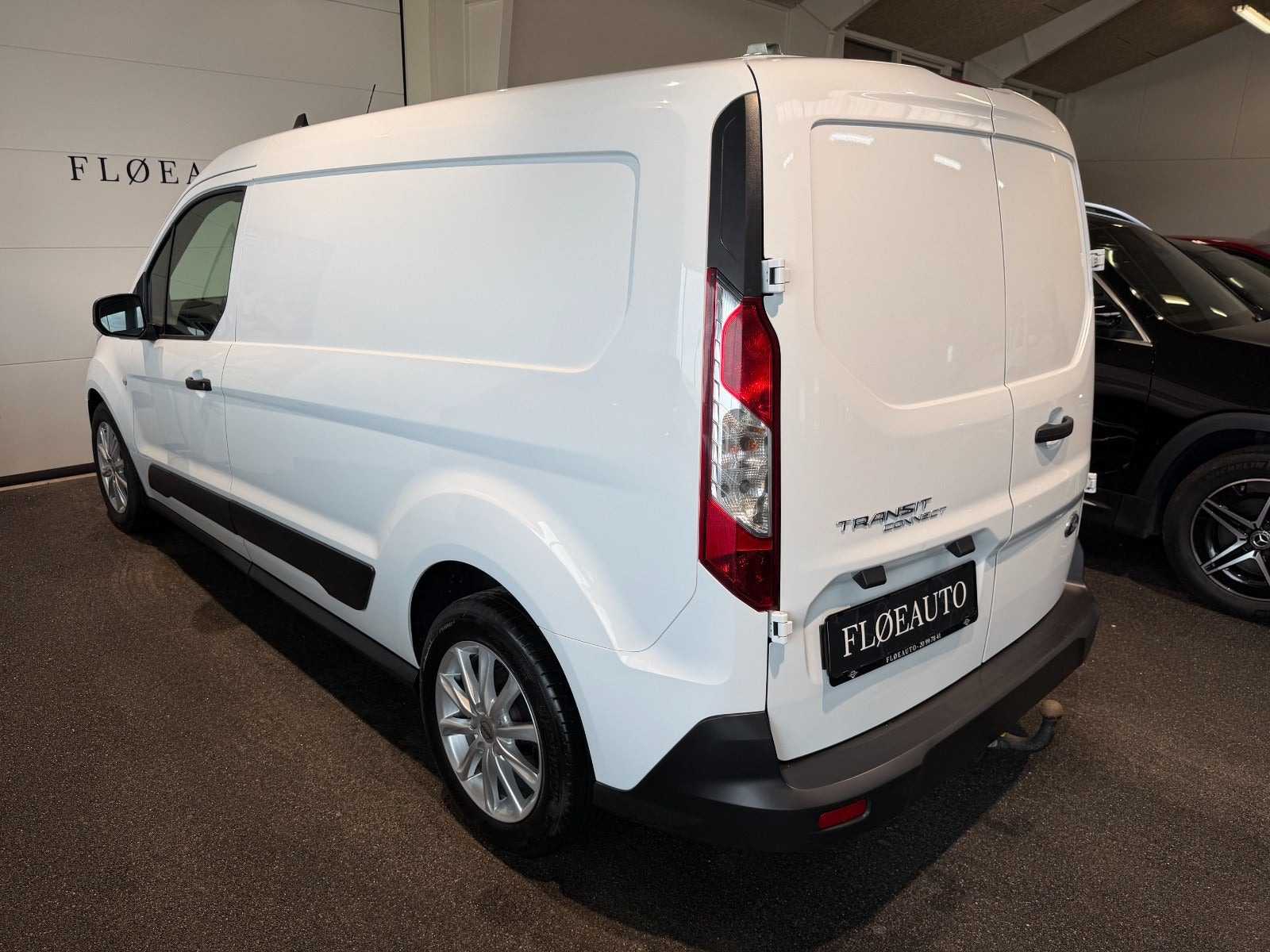 Hvid Ford Transit Connect fra 2021