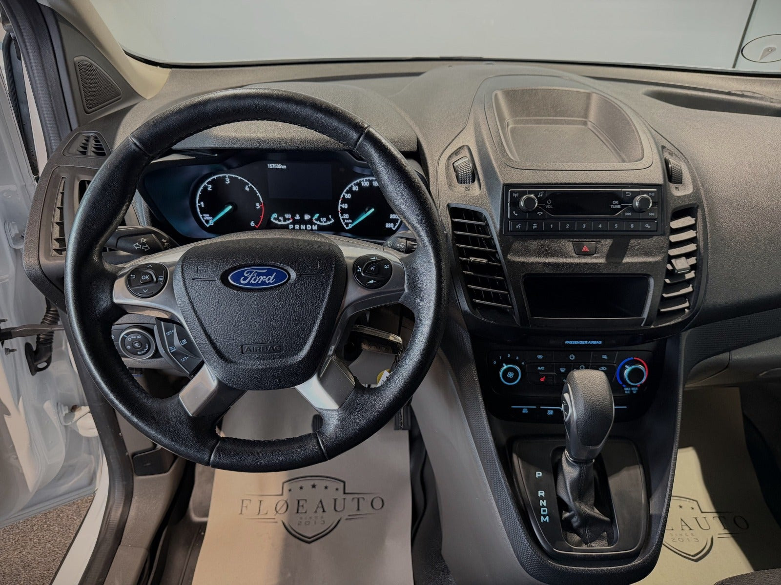 Hvid Ford Transit Connect fra 2021