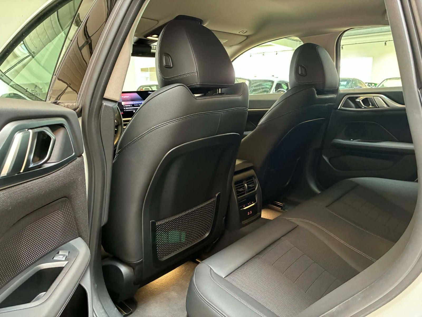 Hvid BMW i4 fra 2022