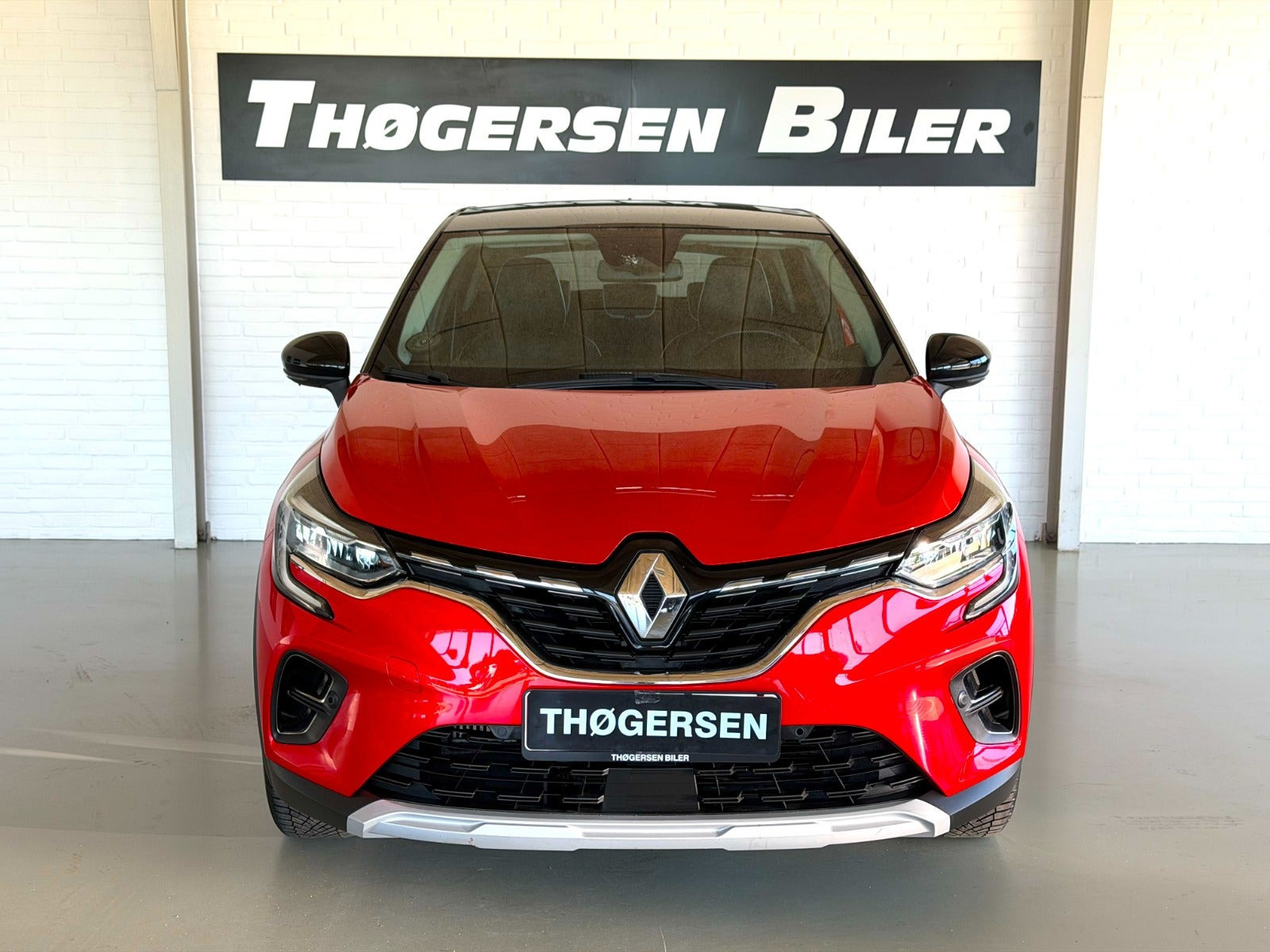 Rød Renault Captur fra 2023