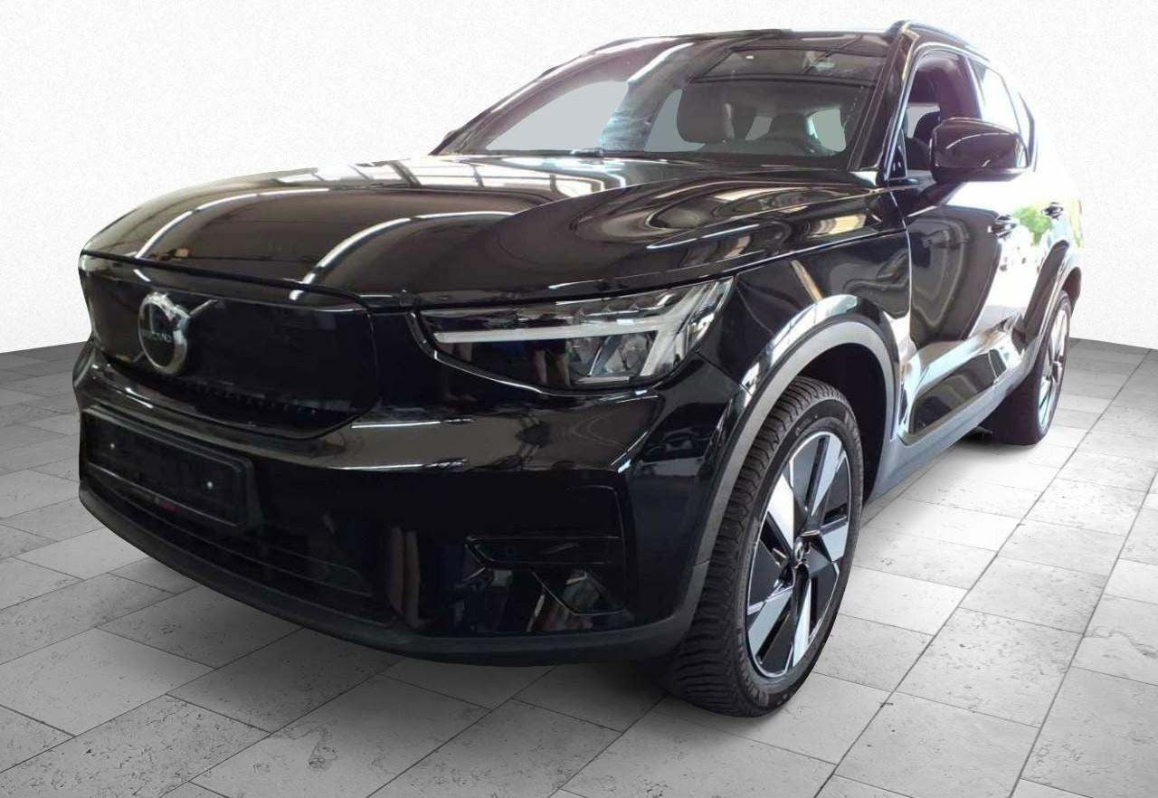 Sort Volvo XC40 fra 2024