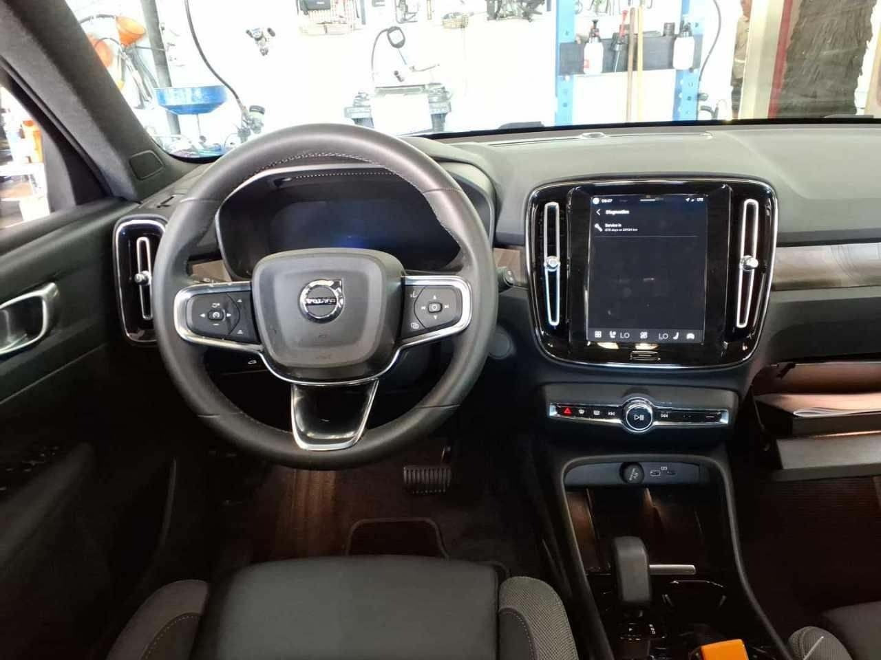 Sort Volvo XC40 fra 2024