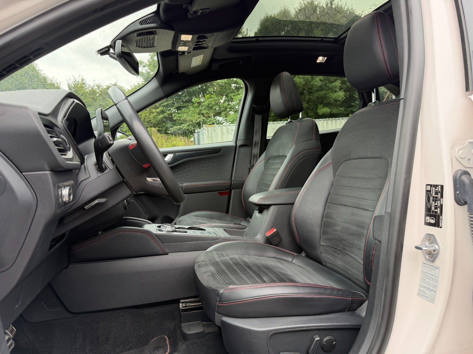 Hvid Ford Kuga fra 2020