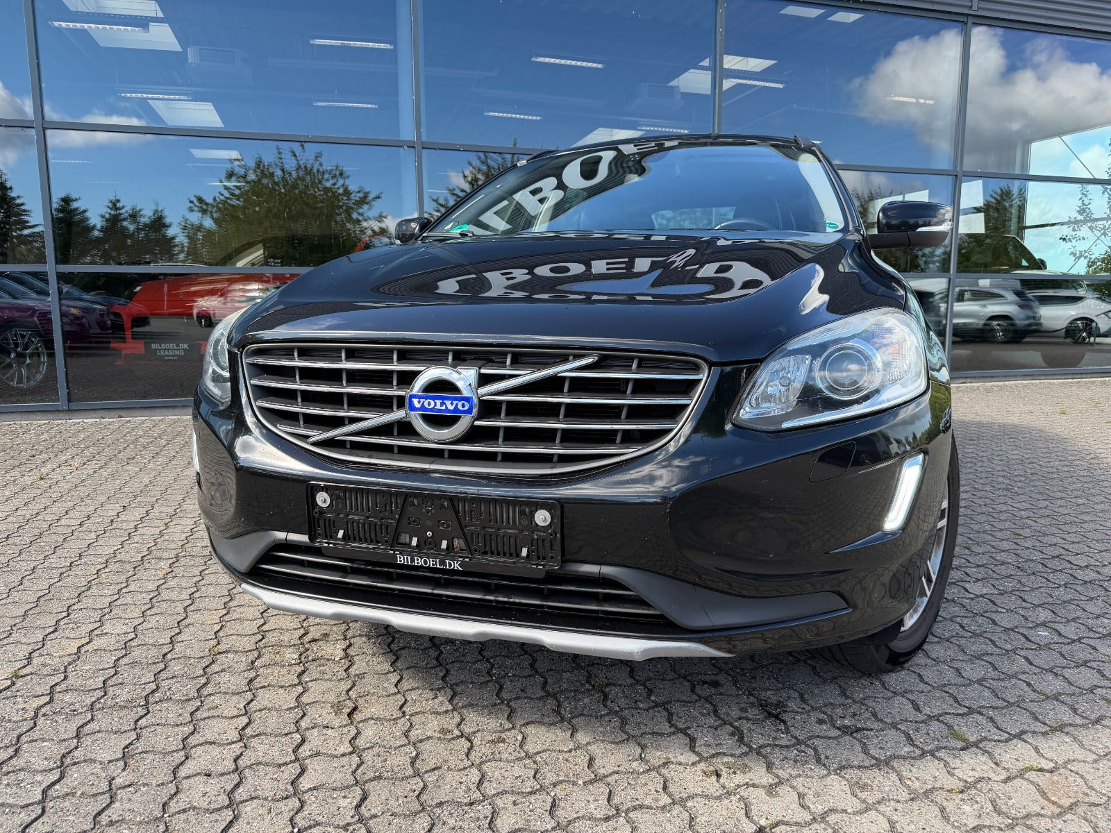 Sort Volvo XC60 fra 2016