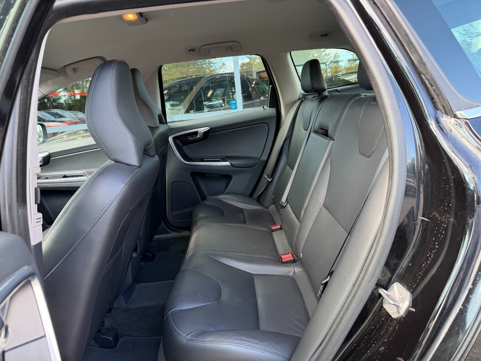 Sort Volvo XC60 fra 2016