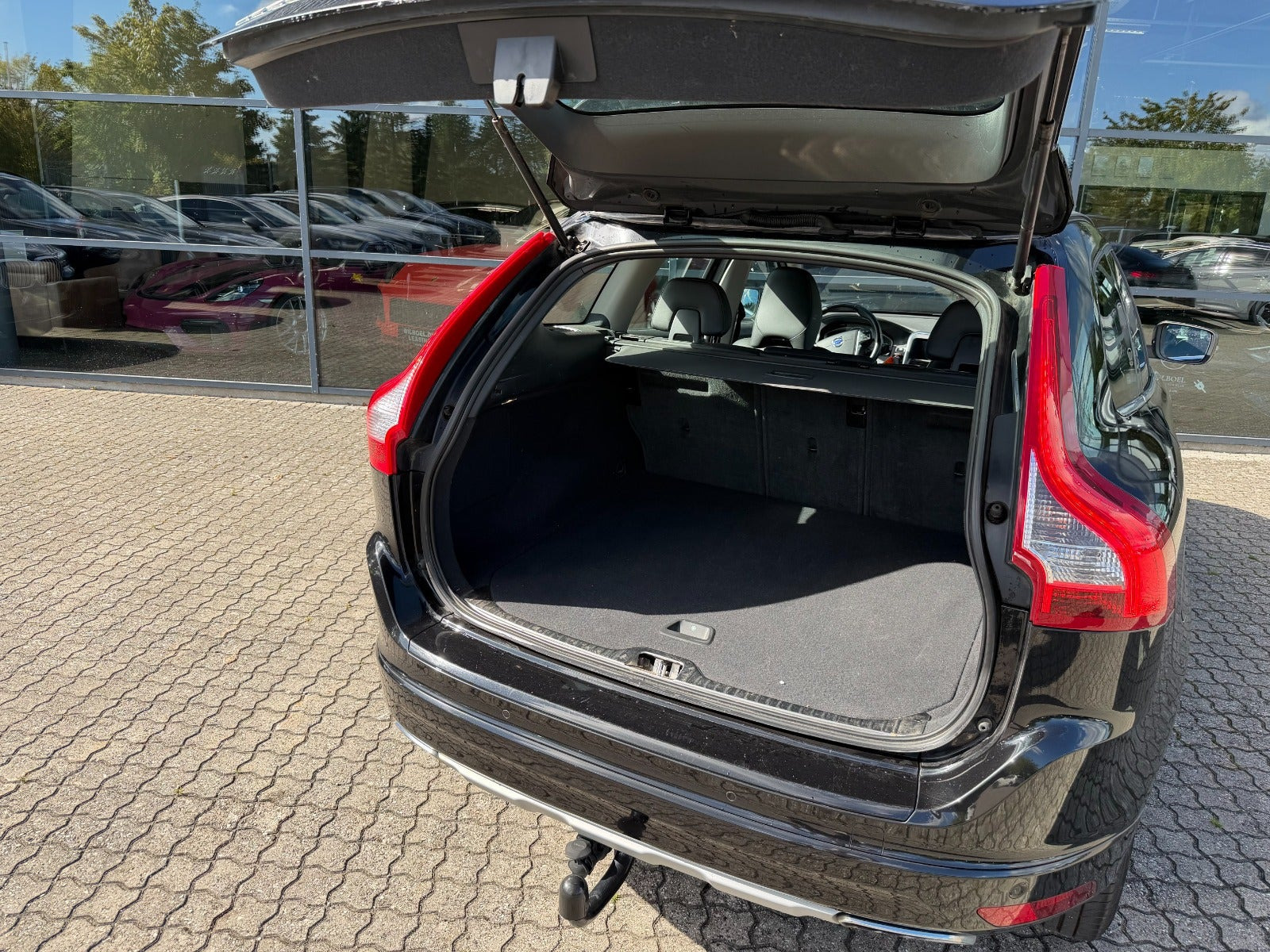 Sort Volvo XC60 fra 2016