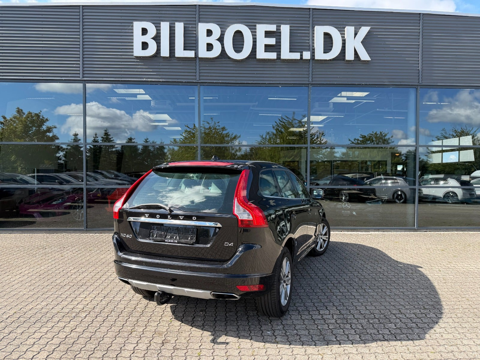 Sort Volvo XC60 fra 2016