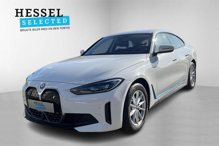 Hvid BMW i4 fra 2023