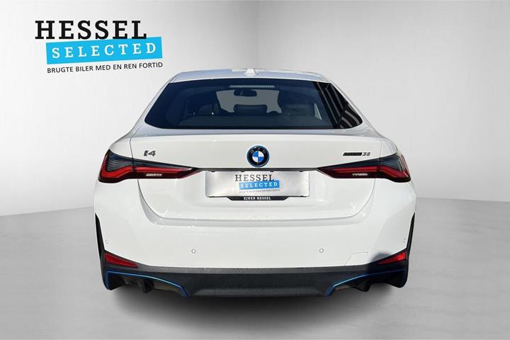 Hvid BMW i4 fra 2023