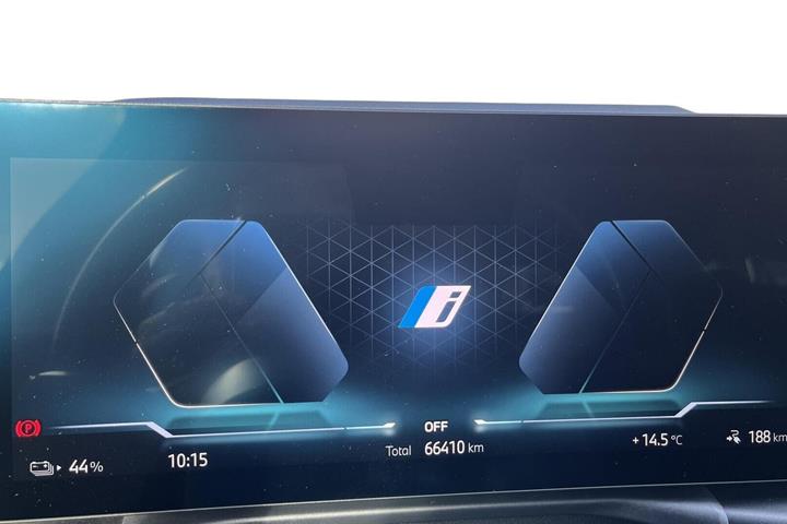 Hvid BMW i4 fra 2023
