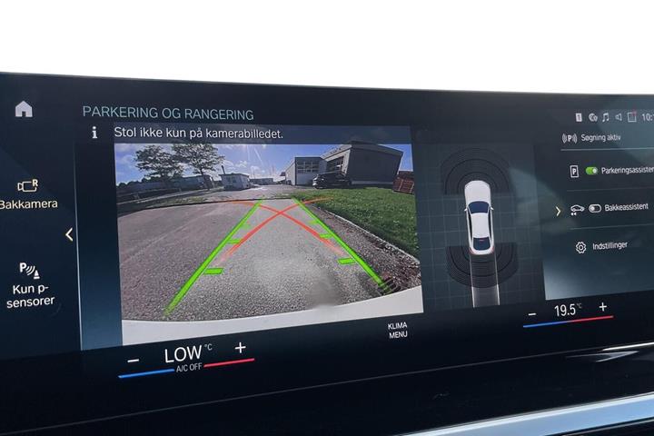 Hvid BMW i4 fra 2023