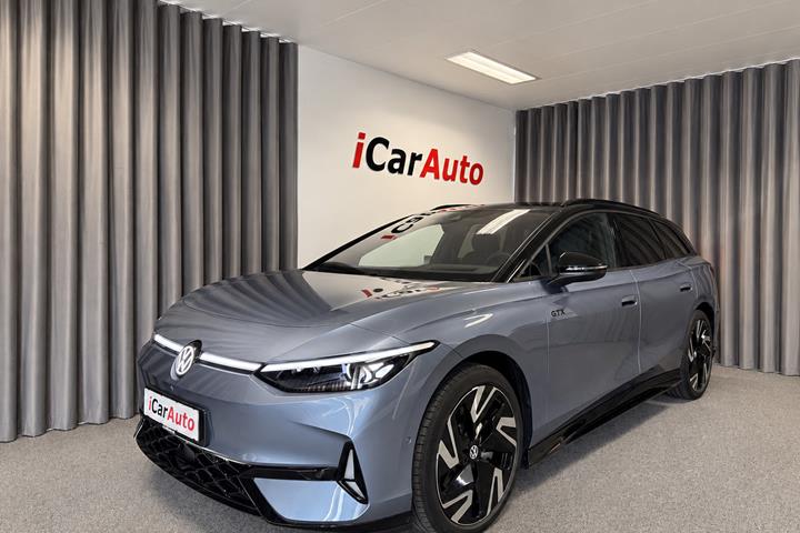 Blå VW ID.7 fra 2026 set udefra