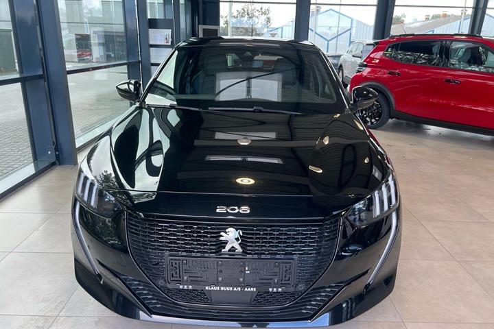 Sort Peugeot e-208 fra 2023