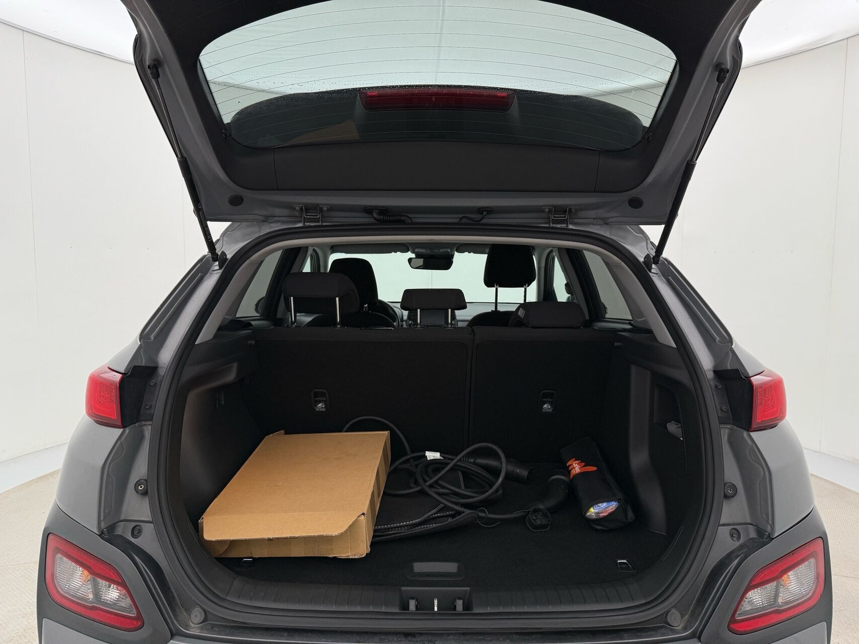 Grå Hyundai Kona fra 2020