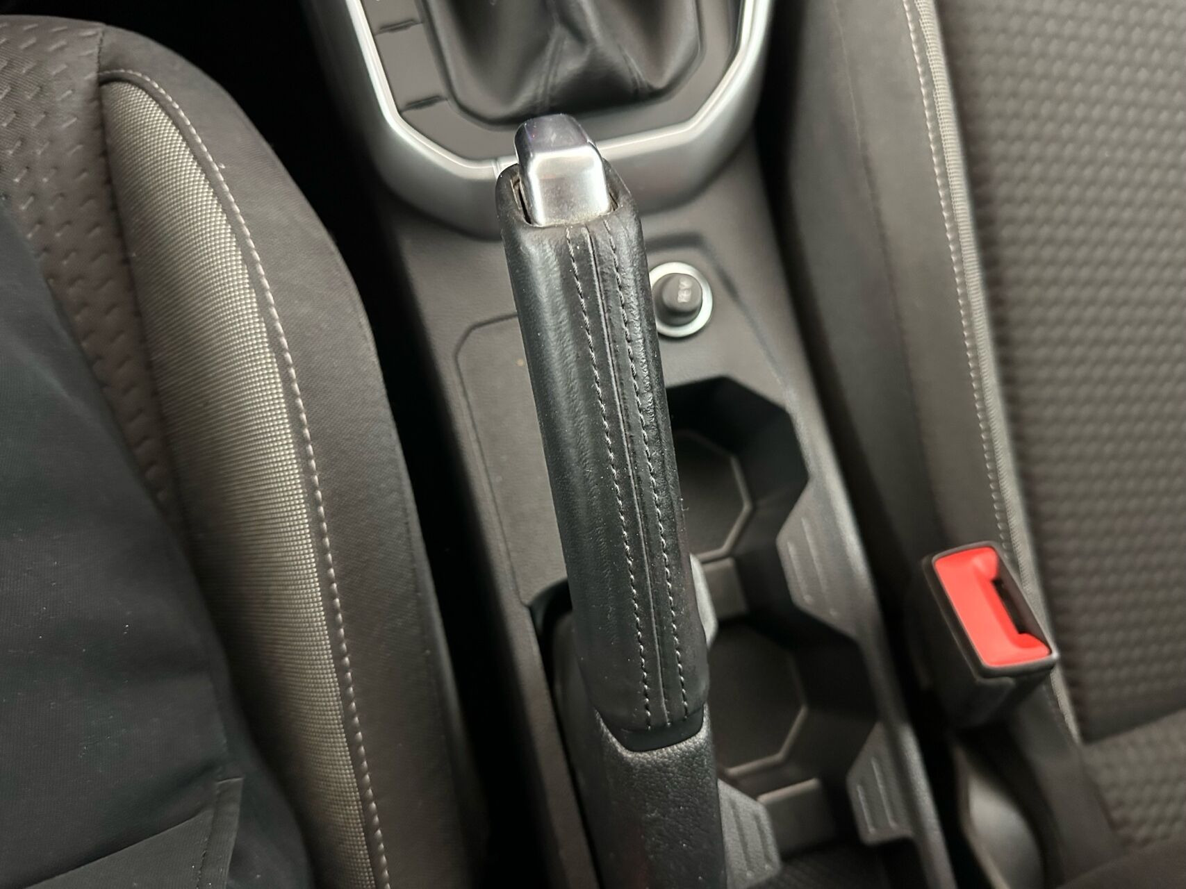 Hvid VW Polo fra 2022