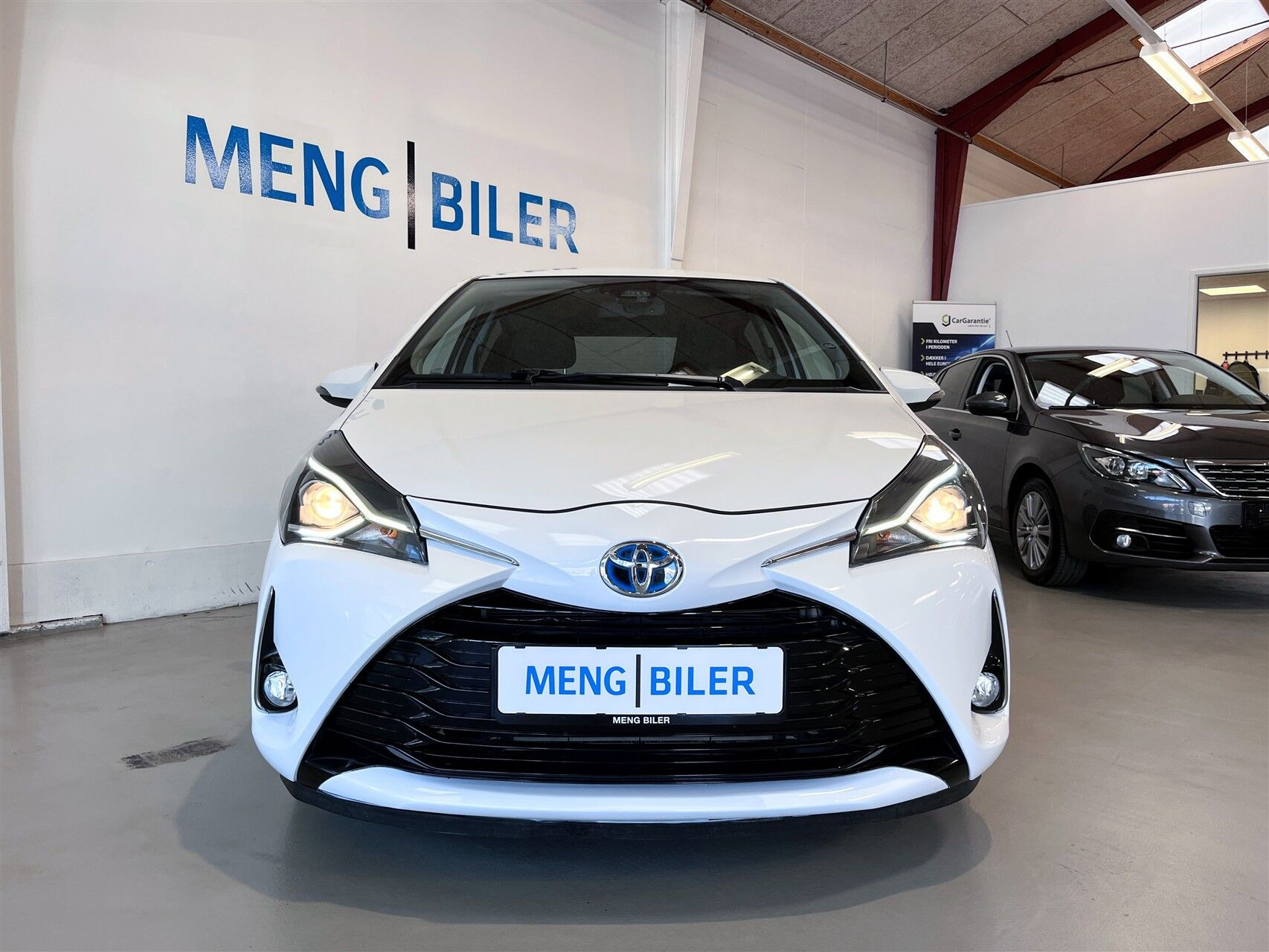 Hvid Toyota Yaris fra 2019