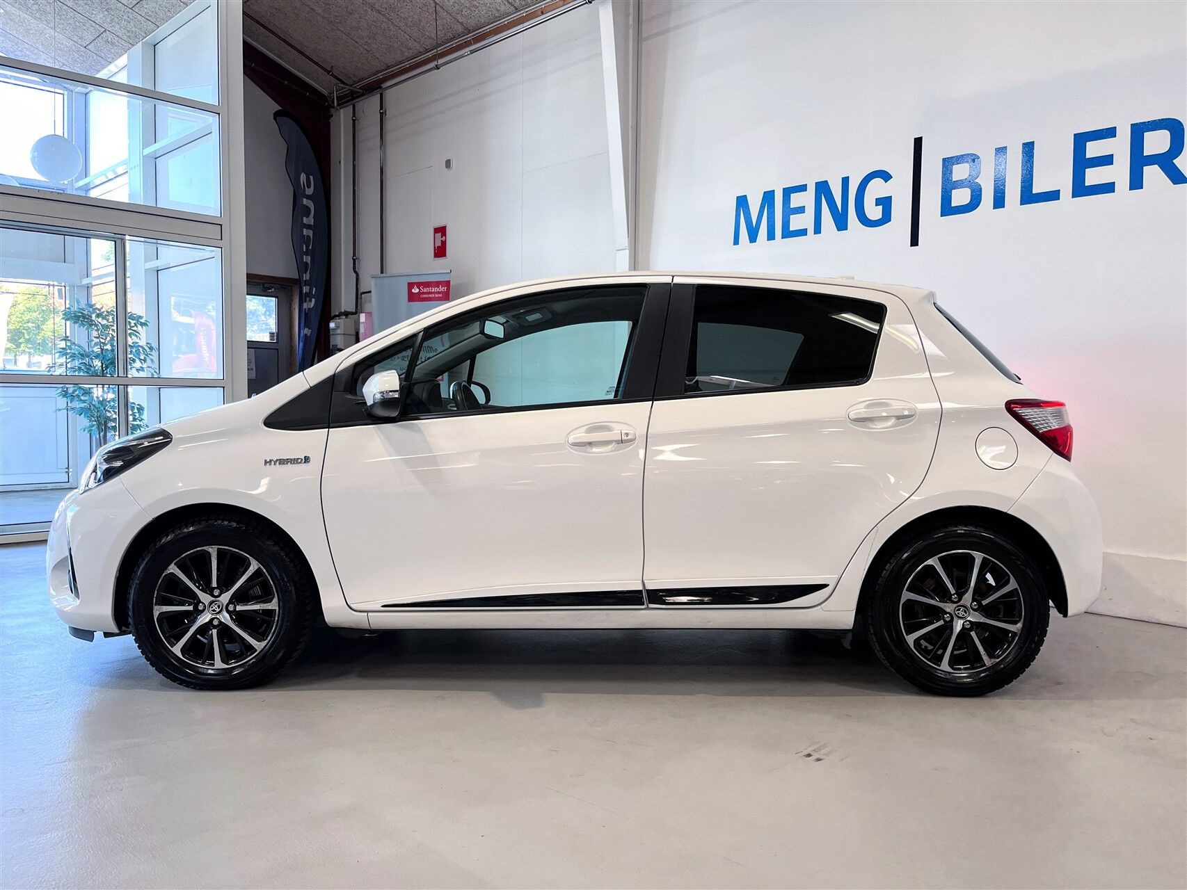 Hvid Toyota Yaris fra 2019
