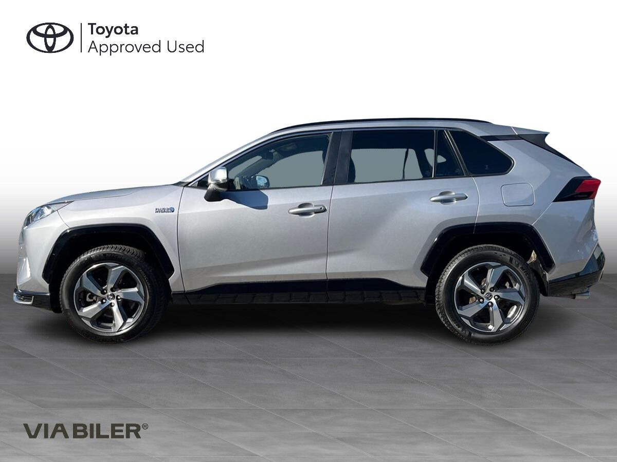 Sølv Toyota RAV4 Plug-in fra 2021