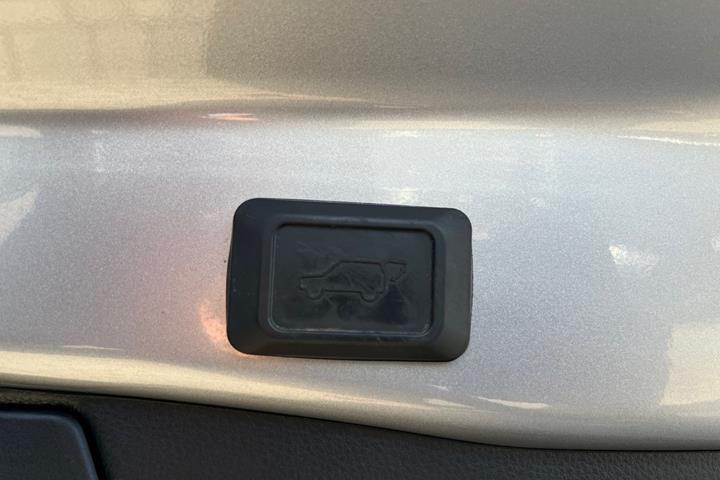 Sølv Toyota RAV4 Plug-in fra 2021