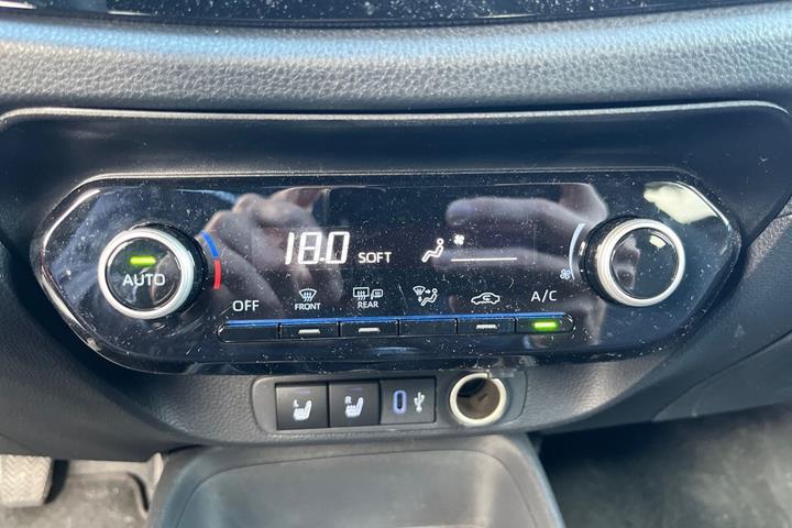 Grå Toyota Aygo X fra 2025