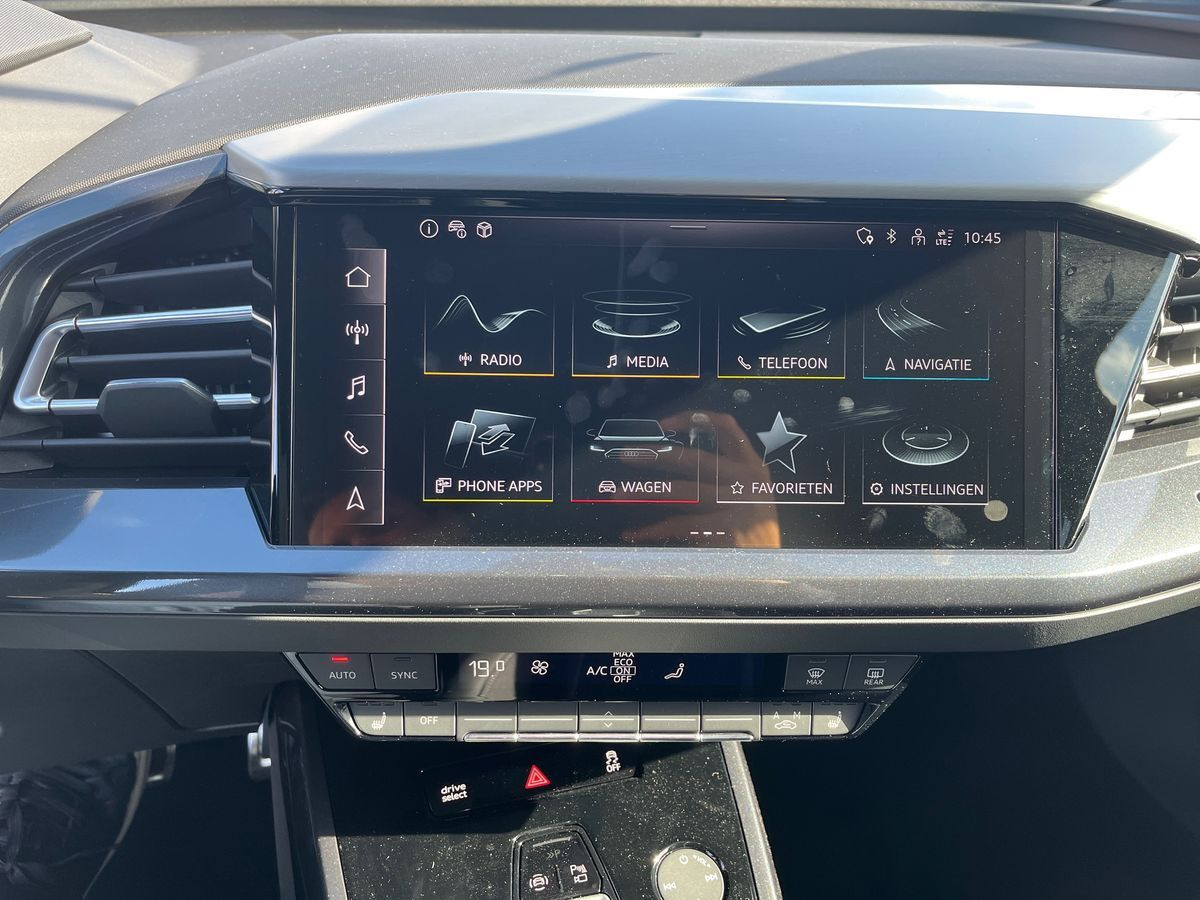 Sort Audi Q4 fra 2026