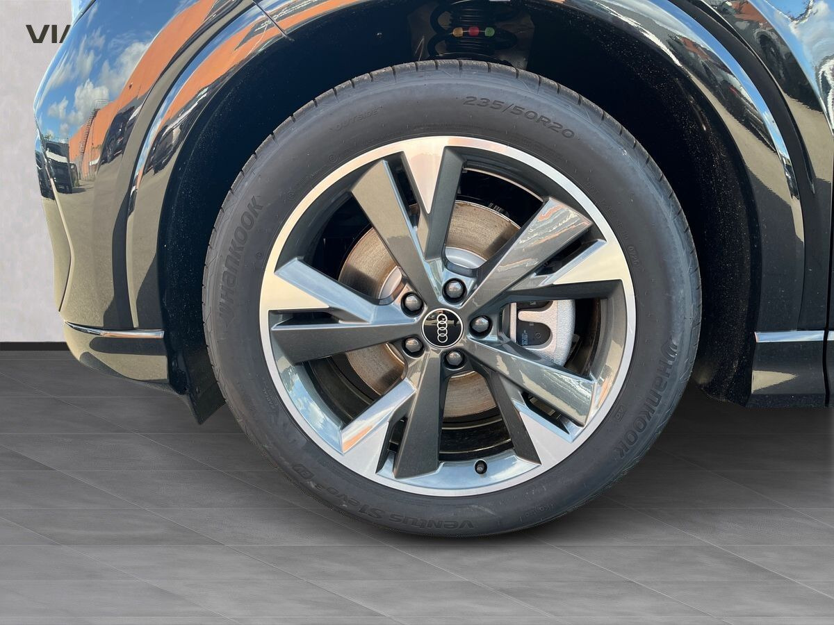 Sort Audi Q4 fra 2026