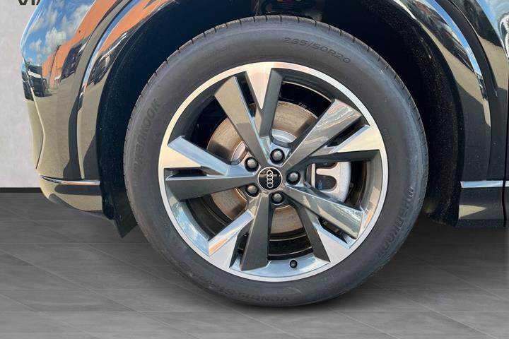 Sort Audi Q4 fra 2026