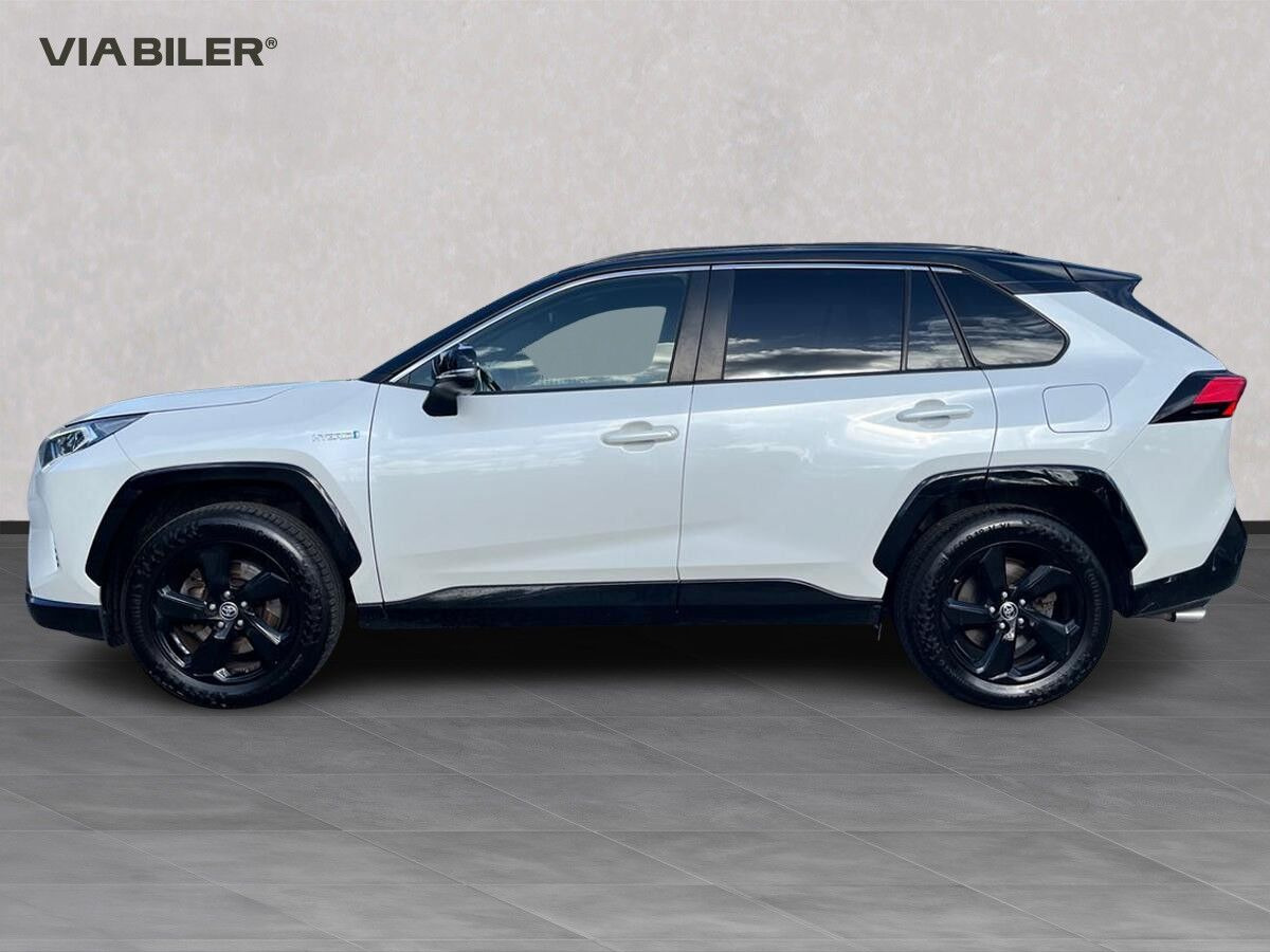 Hvid Toyota RAV4 fra 2020
