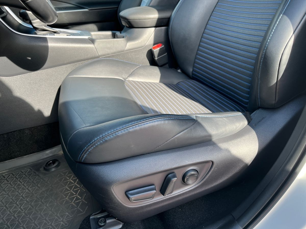 Hvid Toyota RAV4 fra 2020