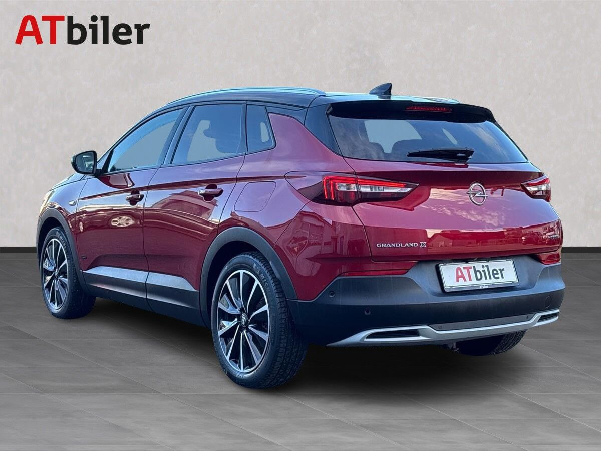 Rød Opel Grandland X fra 2021