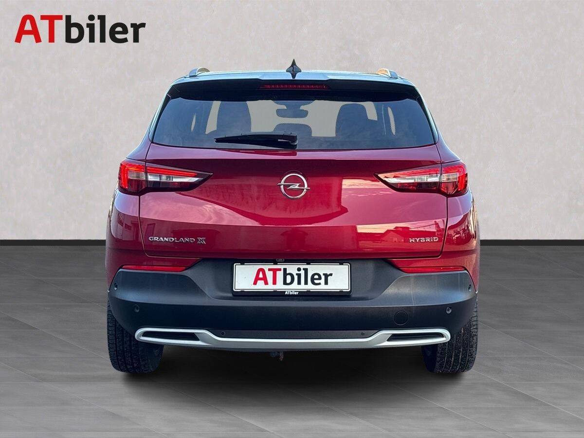 Rød Opel Grandland X fra 2021