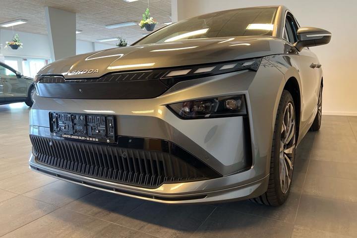 Grå Skoda Enyaq fra 2025