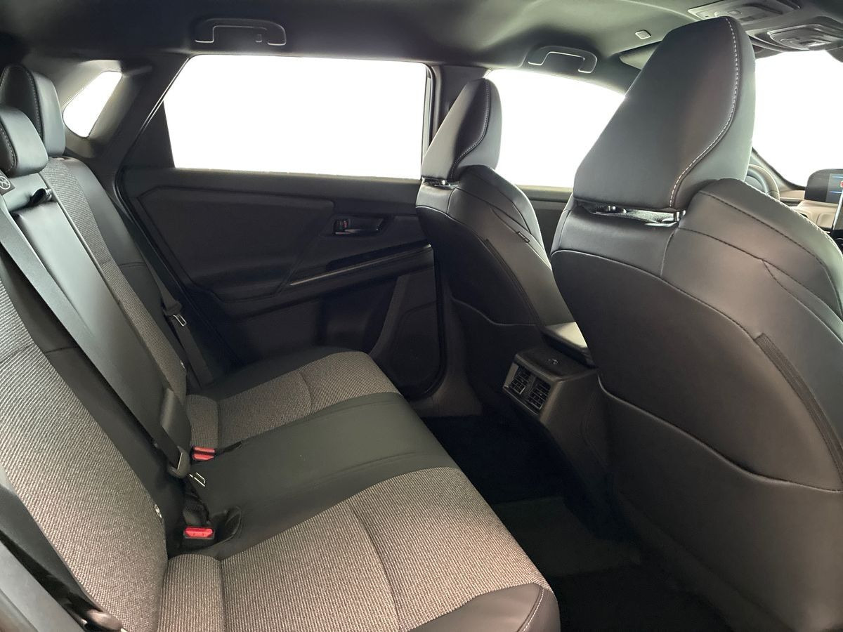 Hvid Toyota BZ4X fra 2026