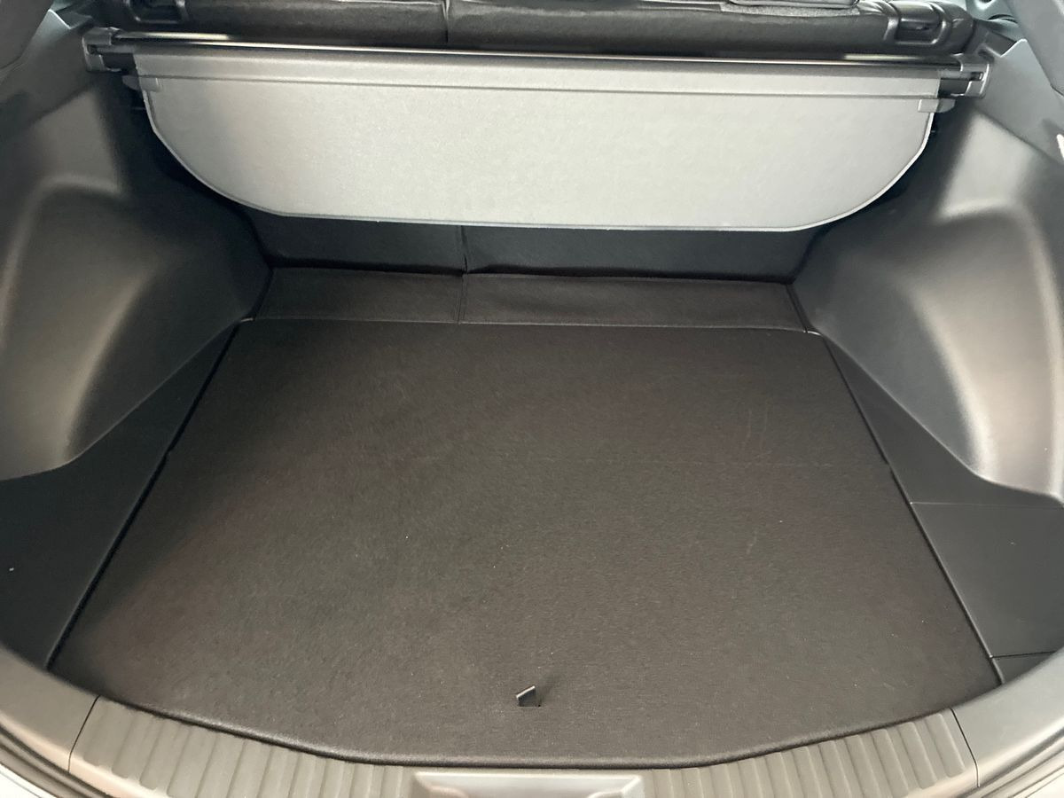 Hvid Toyota BZ4X fra 2026