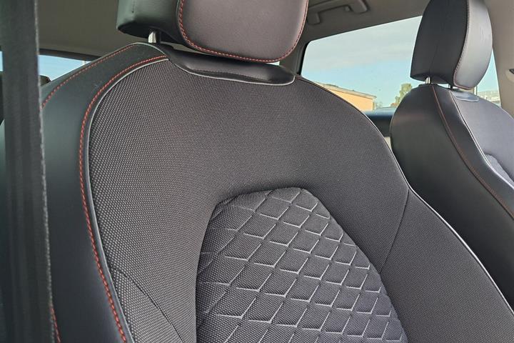 Hvid Seat Leon fra 2020