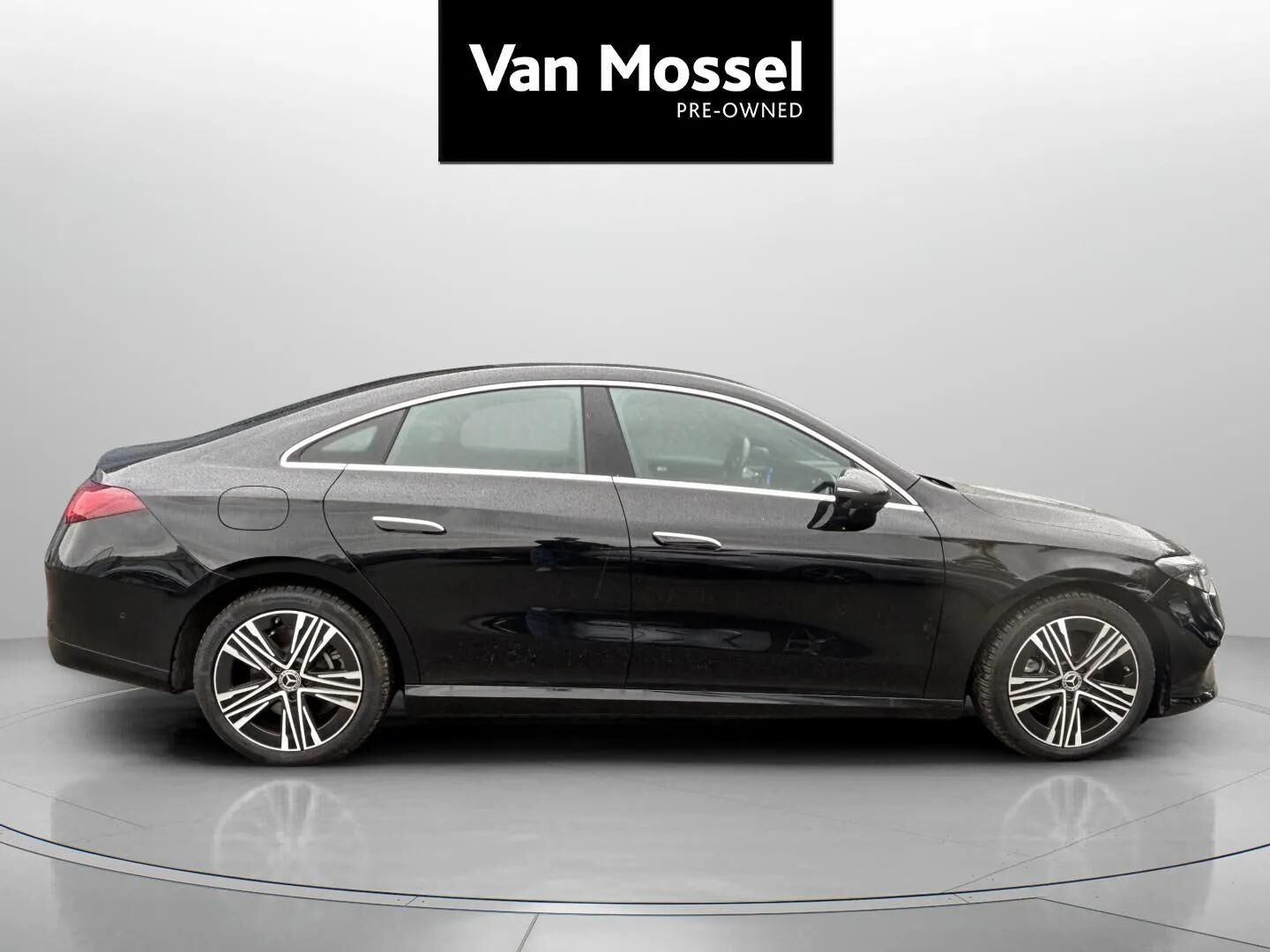 Sort Mercedes CLA250+ fra 2025