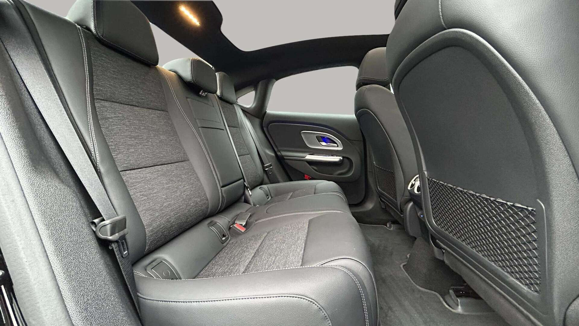 Sort Mercedes CLA250+ fra 2025